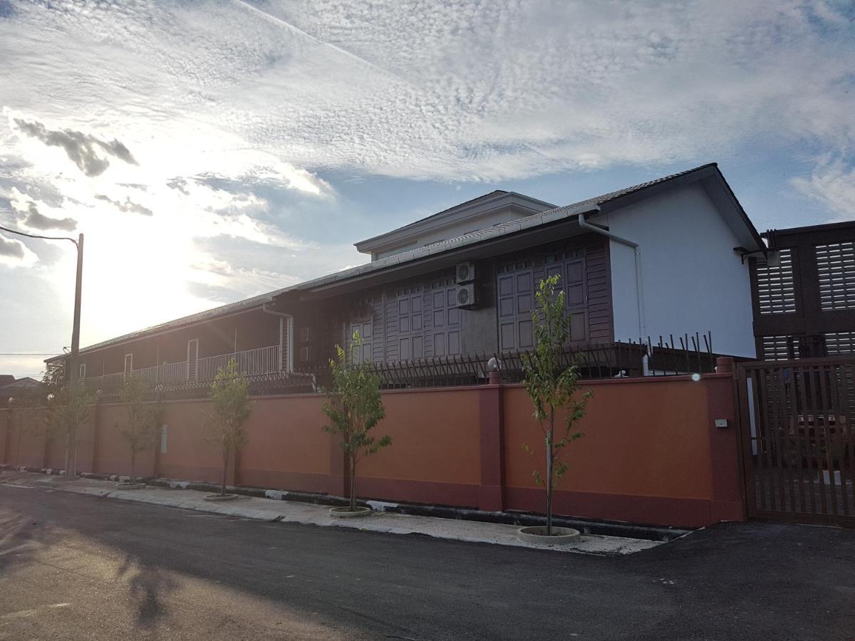 Little Kampung Studio Teluk Intan Ngoại thất bức ảnh